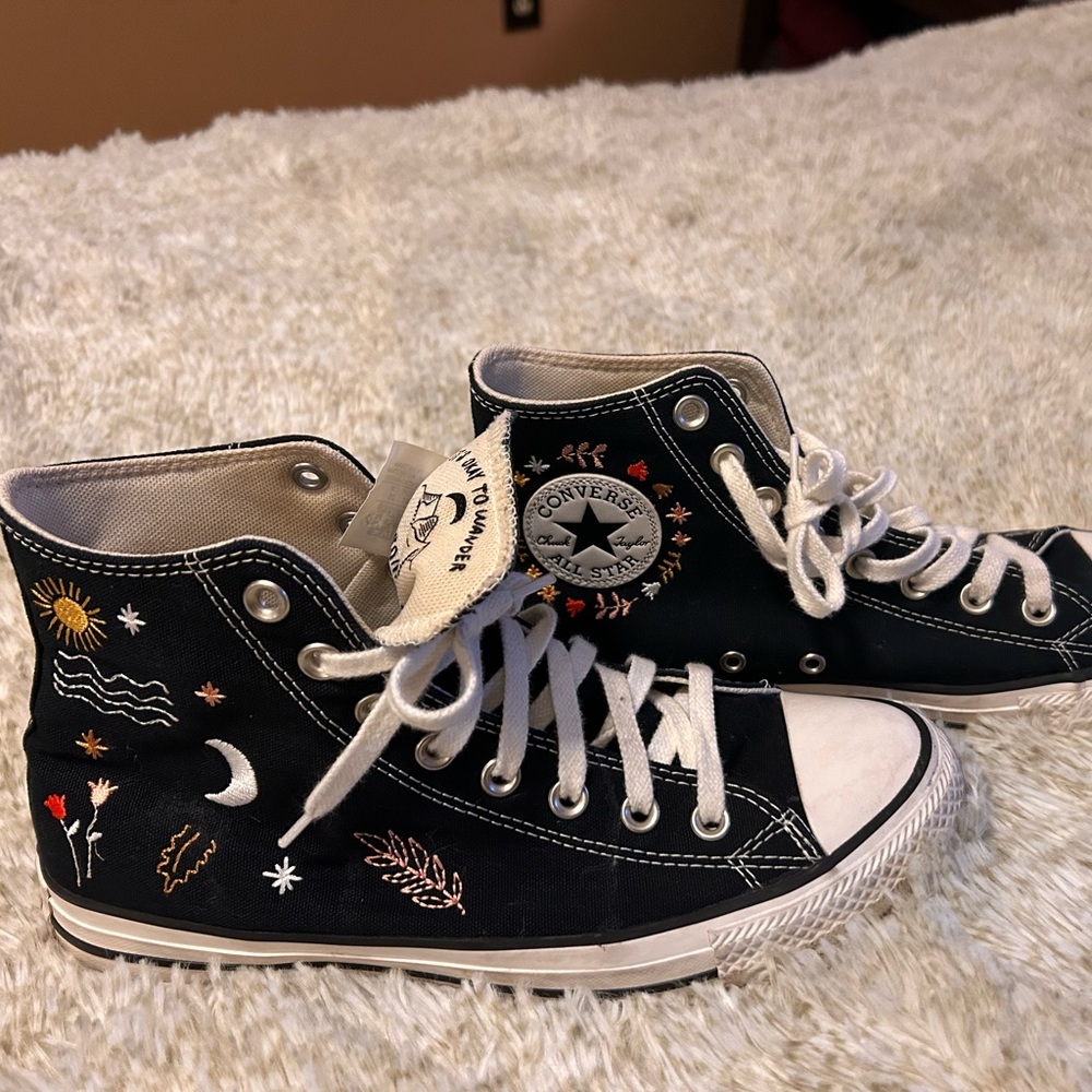 Black rare embroidered converse. Womens size 9.5. Great condition.